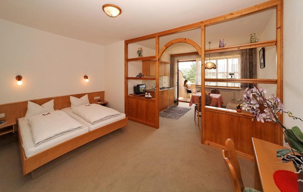 Hotel Landhaus Maria Bed&Breakfast Regen Zimmer foto
